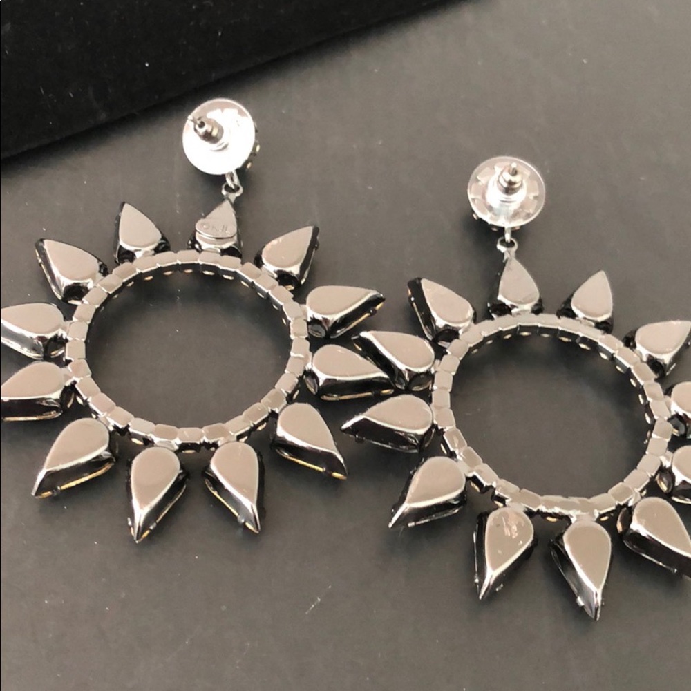 GUNMETAL CRYSTAL OPEN CIRCLE DANGLING EARRINGS - Picture 9 of 16